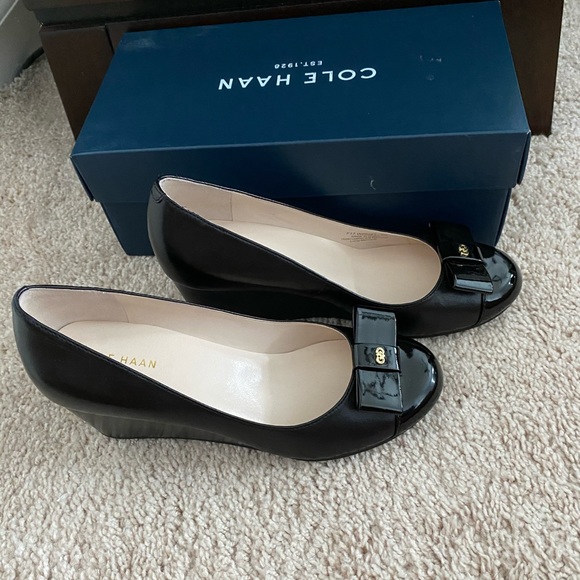 EUC Cole Haan Wedges - Picture 4 of 5